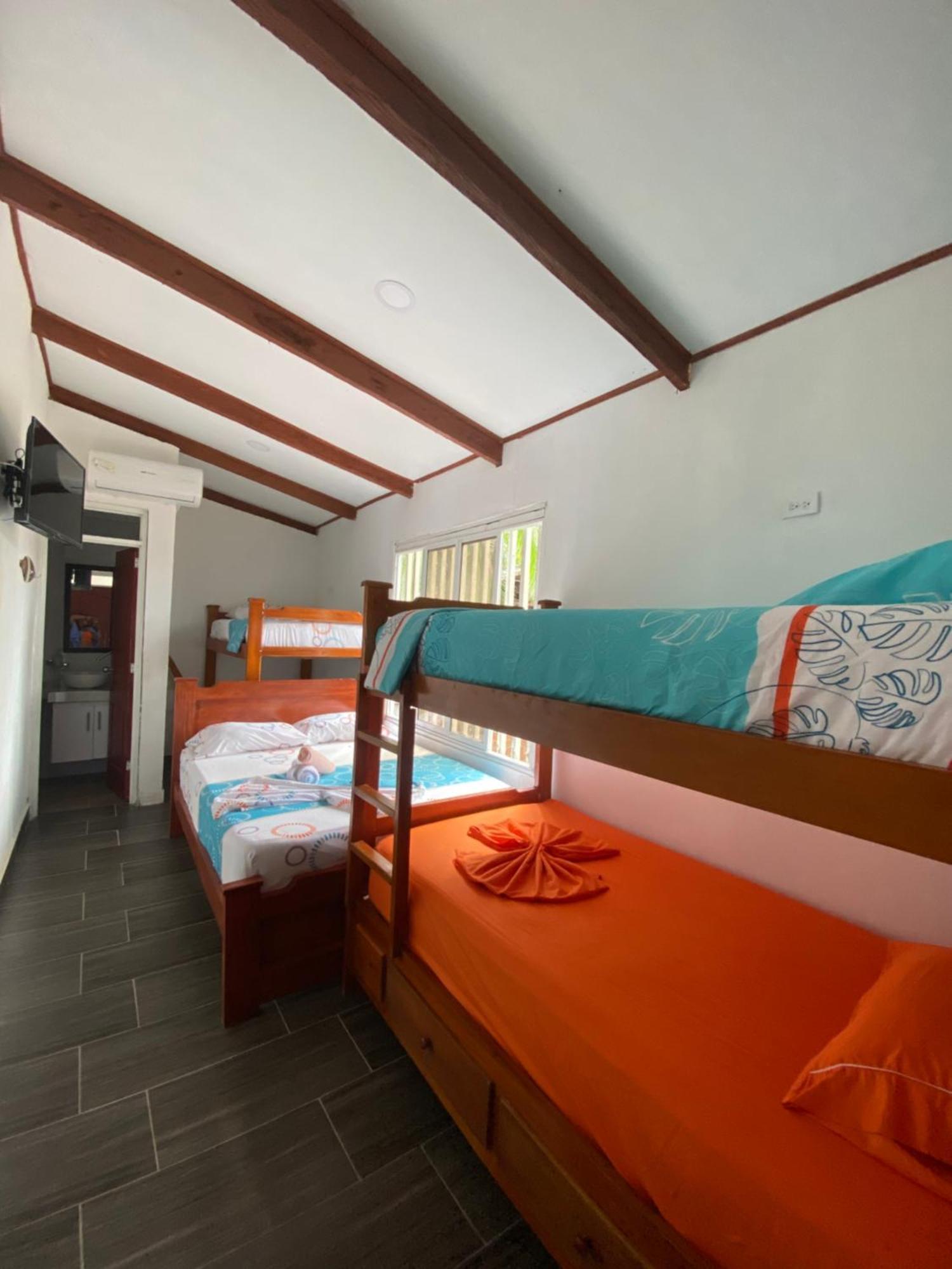 Acuarios Hostal Playa Ladrilleros Exterior foto